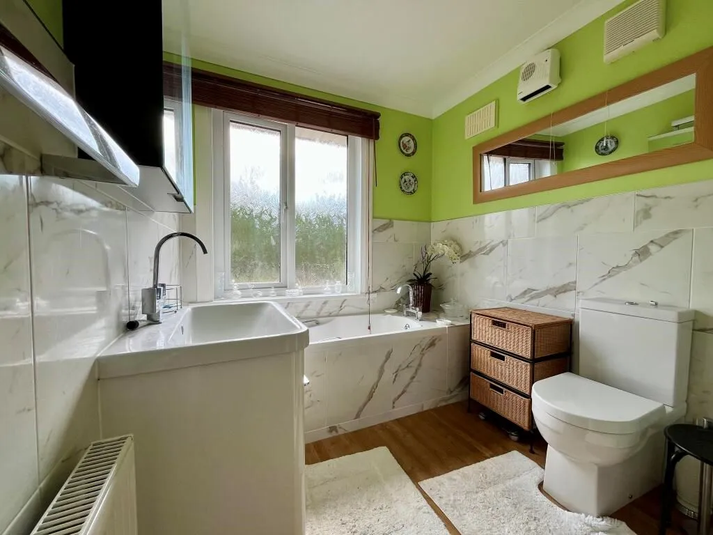 Southampton, Hampshire, SO15 8PG - Online Properties