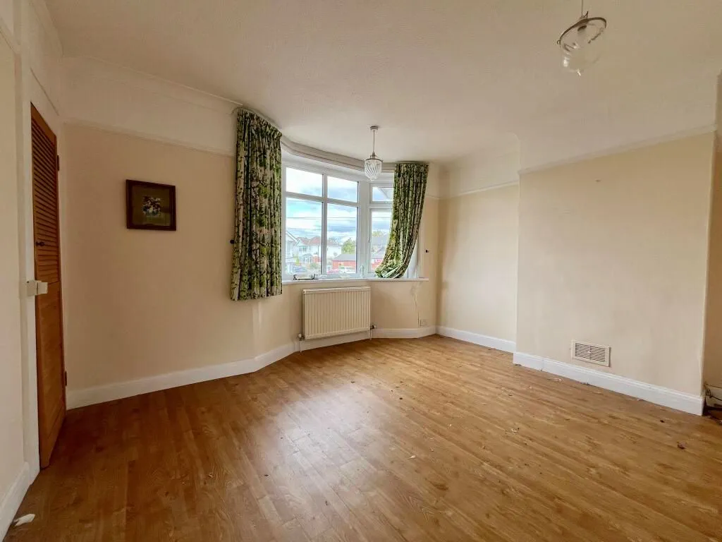Southampton, Hampshire, SO15 8PG - Online Properties