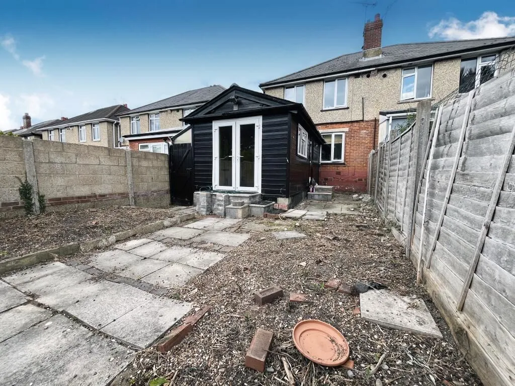 Southampton, Hampshire, SO15 8PG - Online Properties