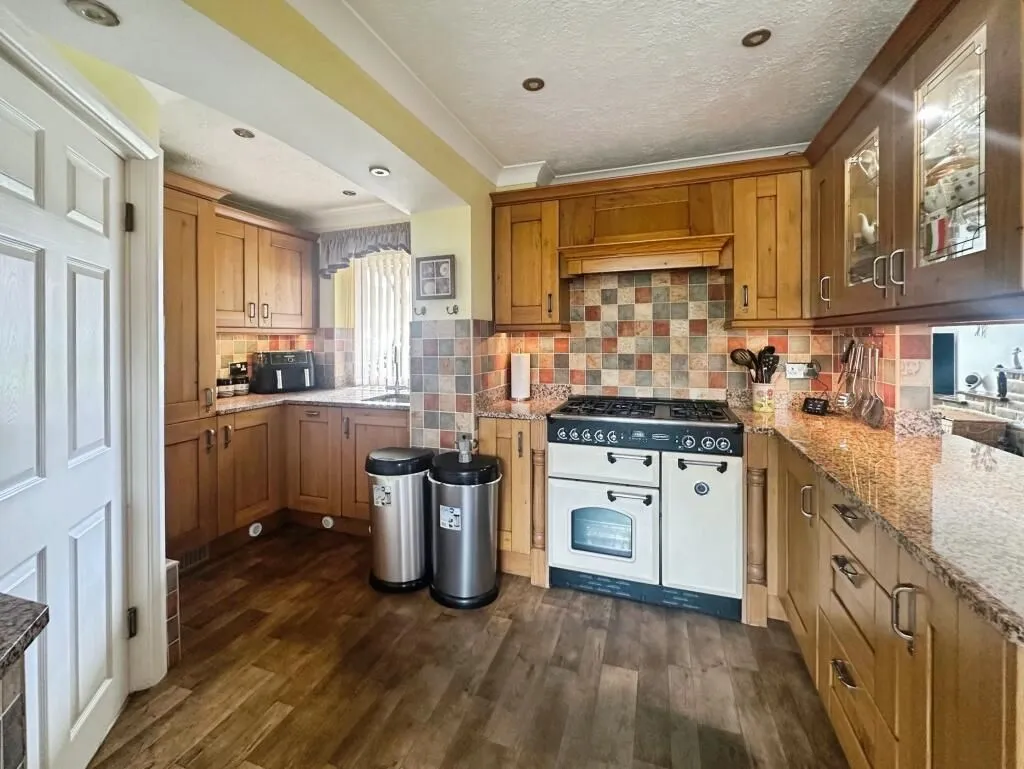 Wick, Littlehampton, West Sussex, BN17 7PF - Online Properties
