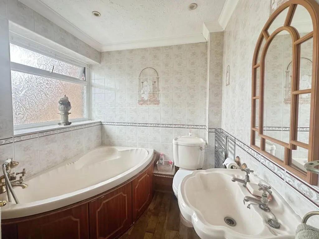 Wick, Littlehampton, West Sussex, BN17 7PF - Online Properties