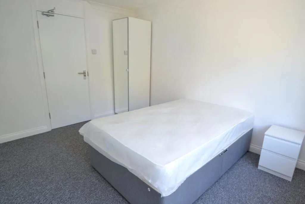 Corby, Northamptonshire, NN18 0NT - Online Properties