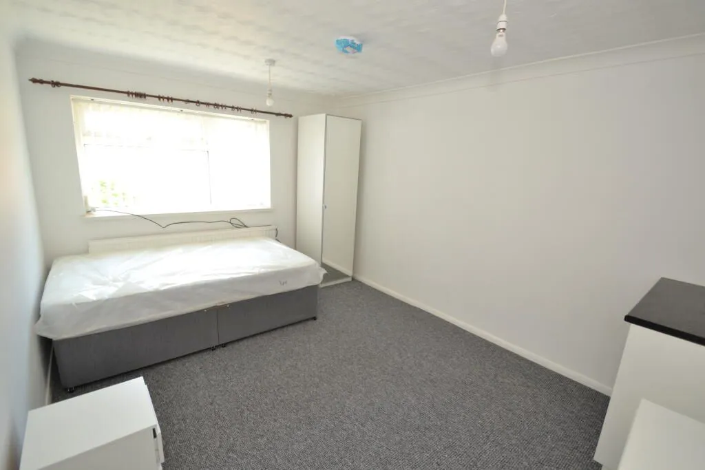 Corby, Northamptonshire, NN18 0NT - Online Properties