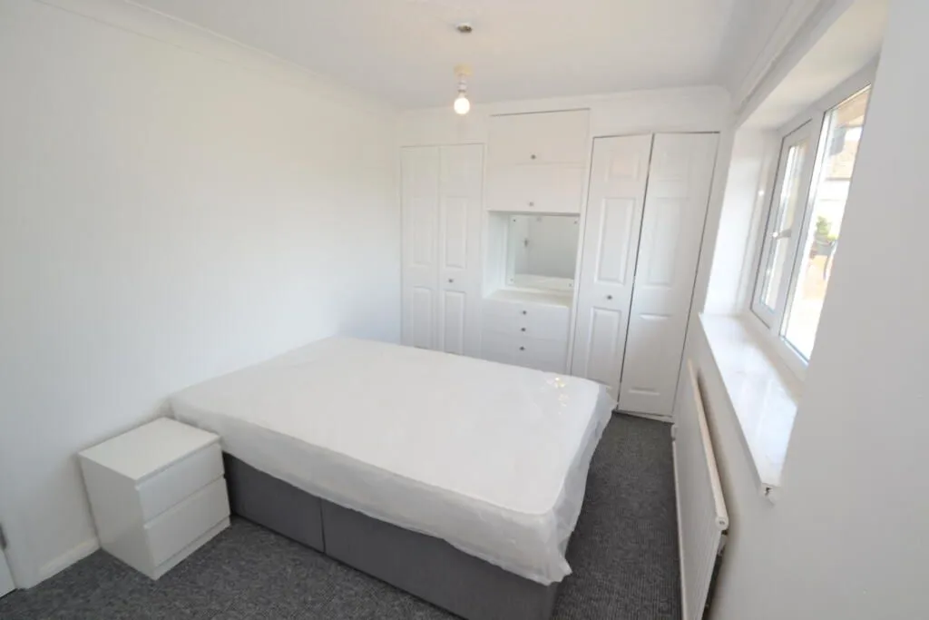 Corby, Northamptonshire, NN18 0NT - Online Properties