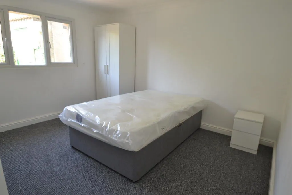 Corby, Northamptonshire, NN18 0NT - Online Properties
