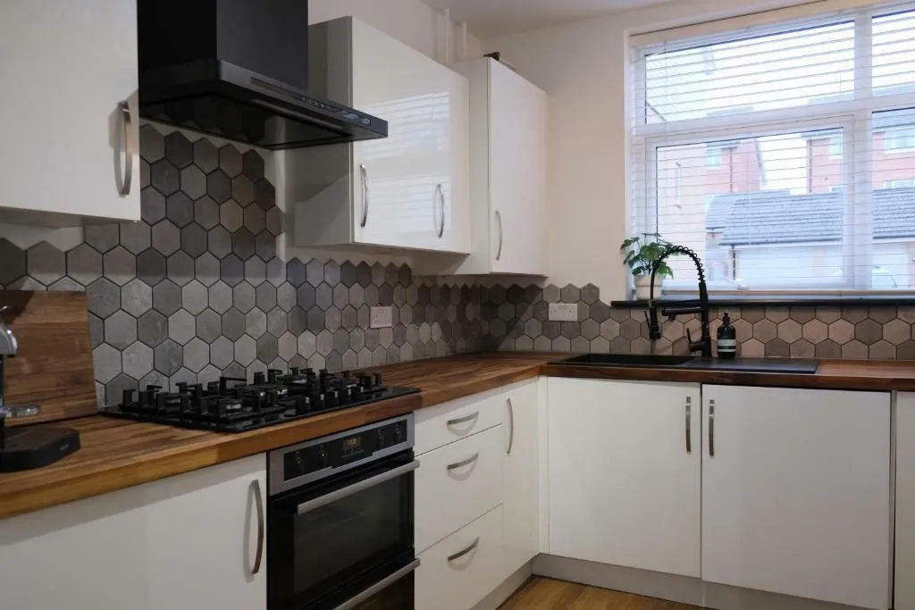 Brooklands, Milton Keynes, Buckinghamshire, MK10 7FF - Online Properties