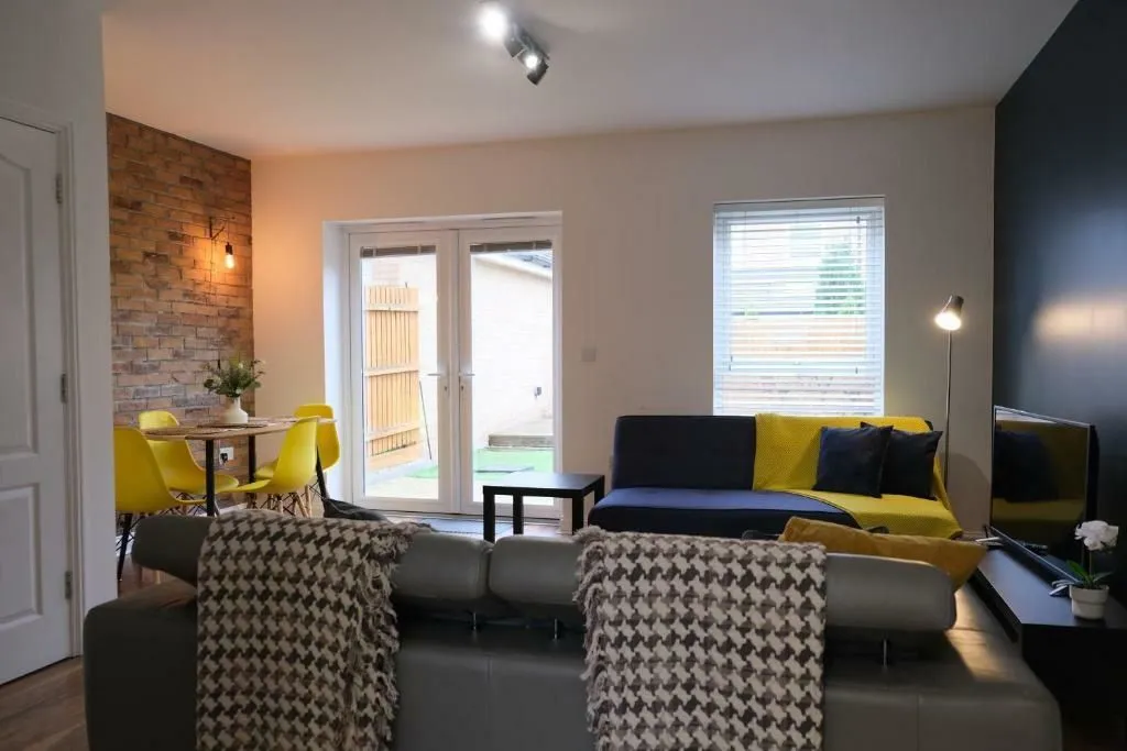 Brooklands, Milton Keynes, Buckinghamshire, MK10 7FF - Online Properties