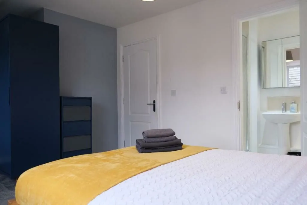 Brooklands, Milton Keynes, Buckinghamshire, MK10 7FF - Online Properties