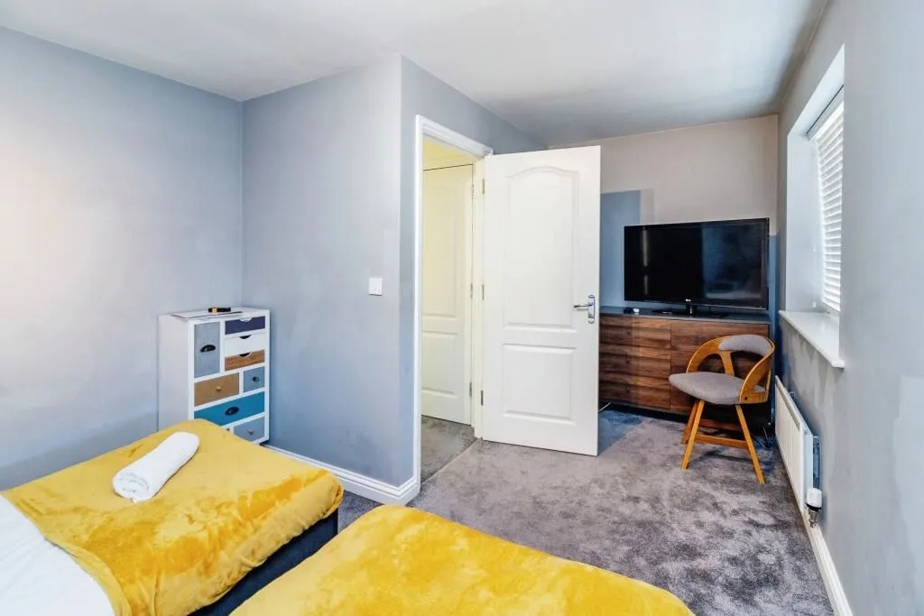 Brooklands, Milton Keynes, Buckinghamshire, MK10 7FF - Online Properties
