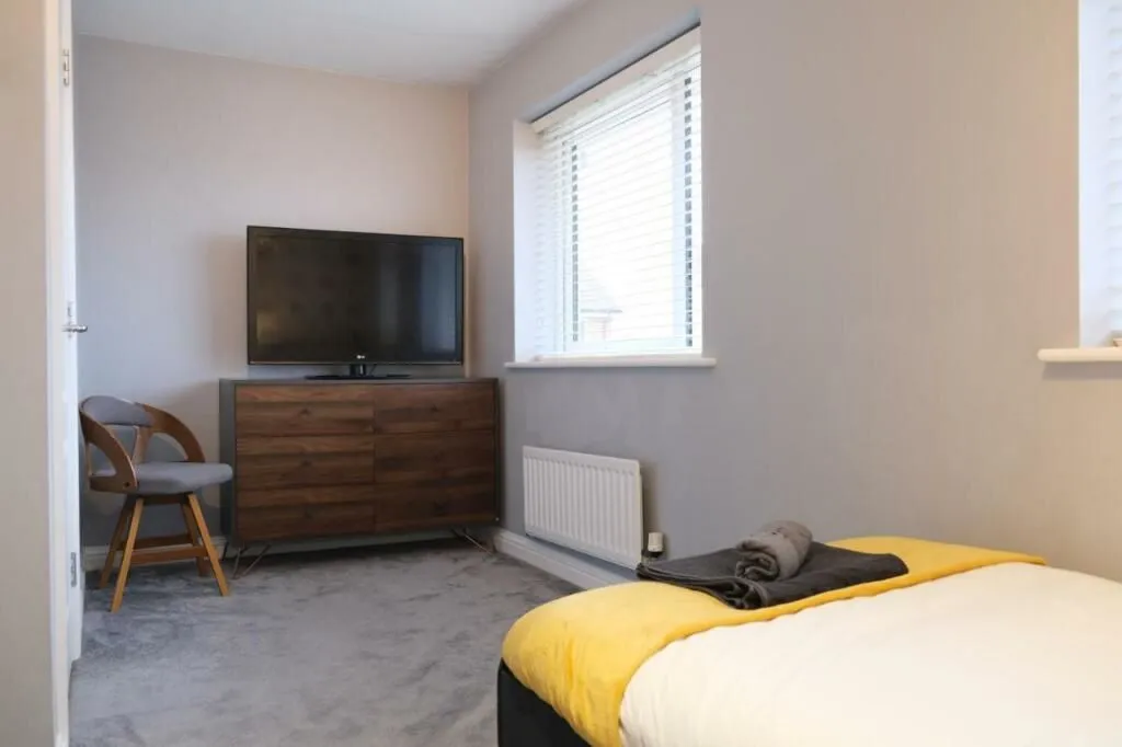 Brooklands, Milton Keynes, Buckinghamshire, MK10 7FF - Online Properties