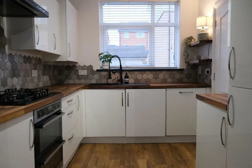 Brooklands, Milton Keynes, Buckinghamshire, MK10 7FF - Online Properties