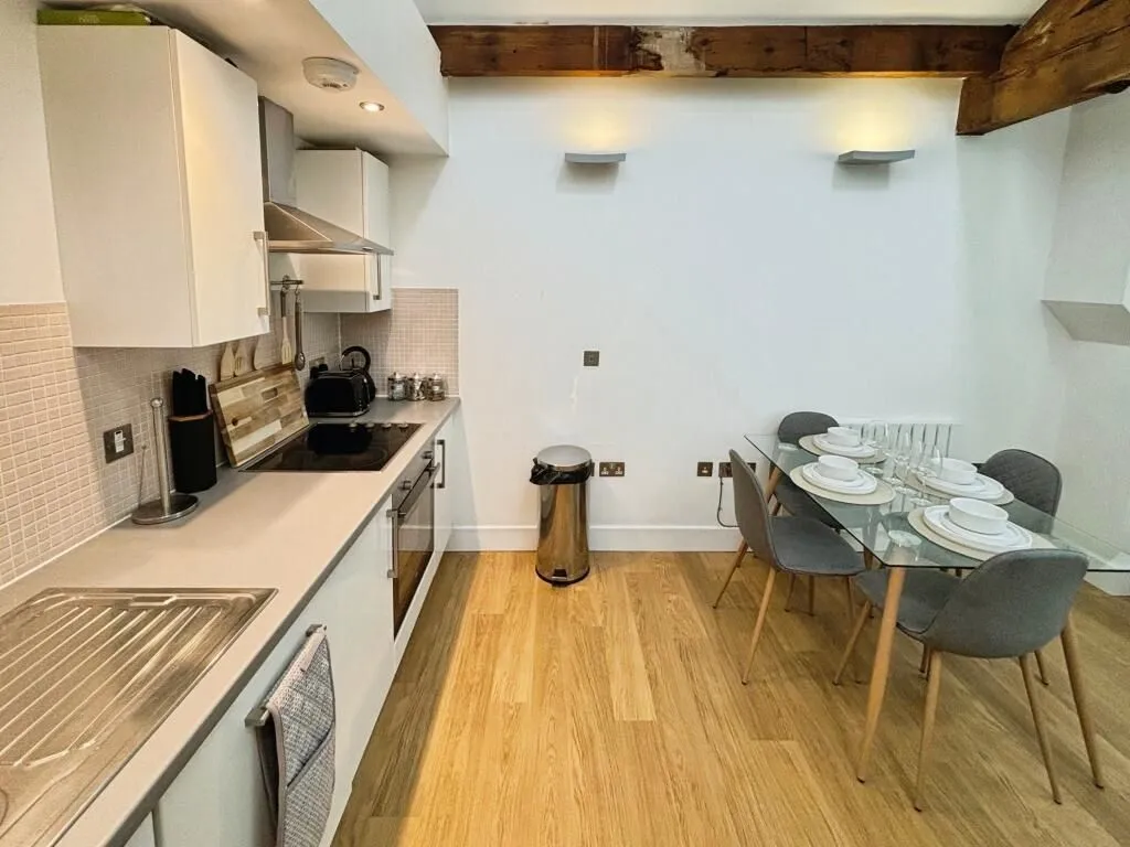 11 Sir Thomas Street, Liverpool, Merseyside, L1 6BW - Online Properties