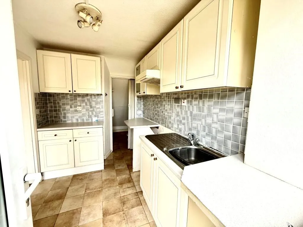 Hailsham, East Sussex, BN27 3DF - Online Properties