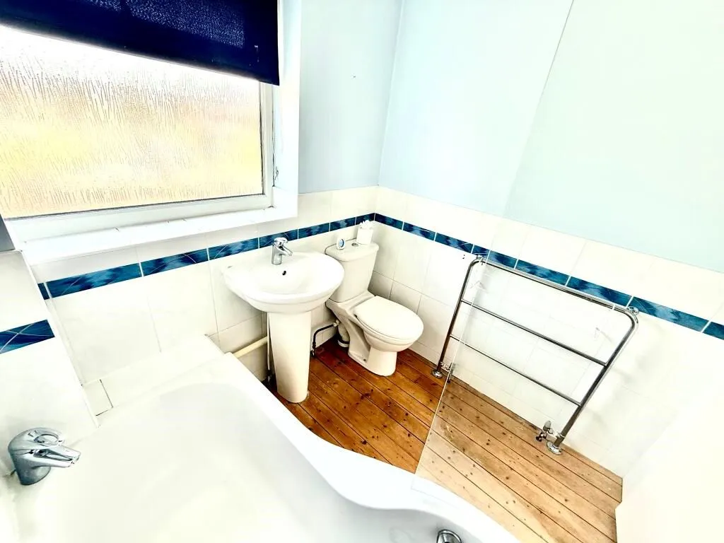 Hailsham, East Sussex, BN27 3DF - Online Properties