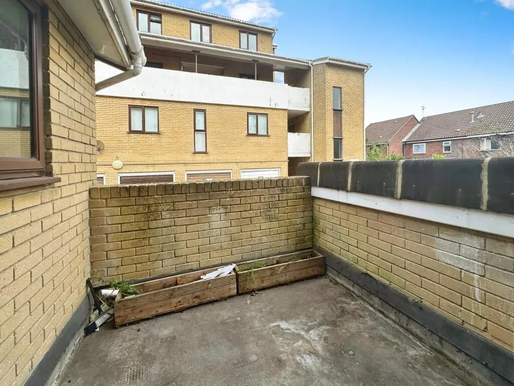 Sandown Heights, Frogmore, Fareham, Hampshire, PO14 3DD - Online Properties