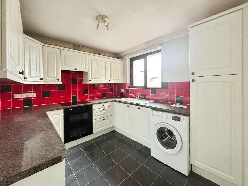 Sandown Heights, Frogmore, Fareham, Hampshire, PO14 3DD - Online Properties