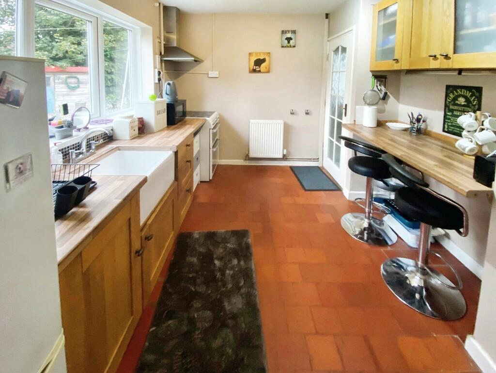 3 bed End of Terrace