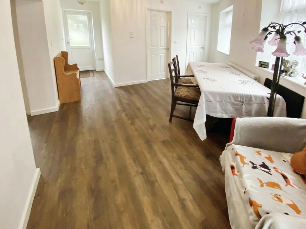 3 bed End of Terrace