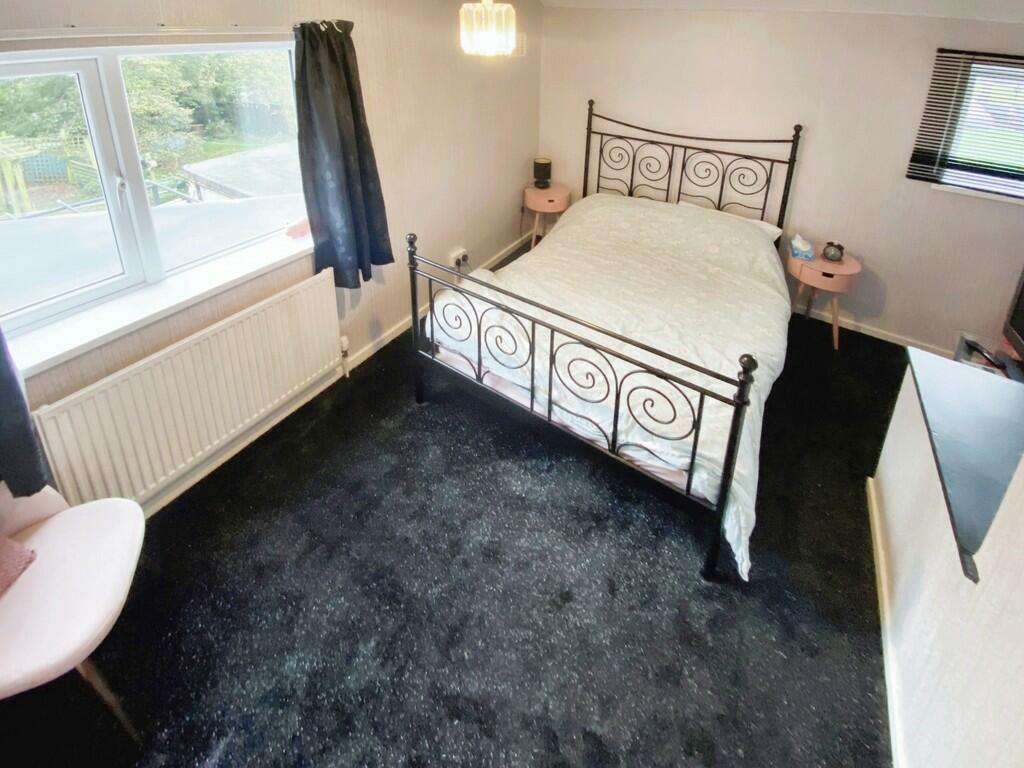 3 bed End of Terrace