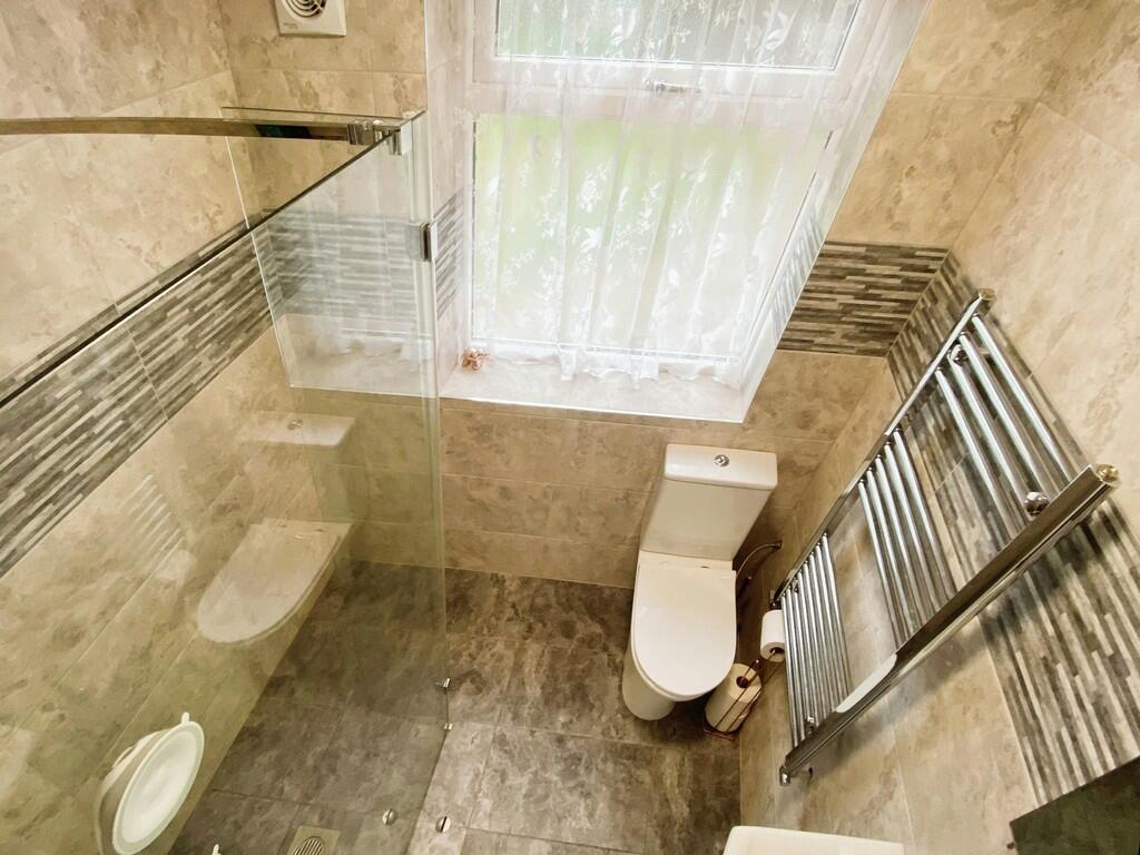 3 bed End of Terrace