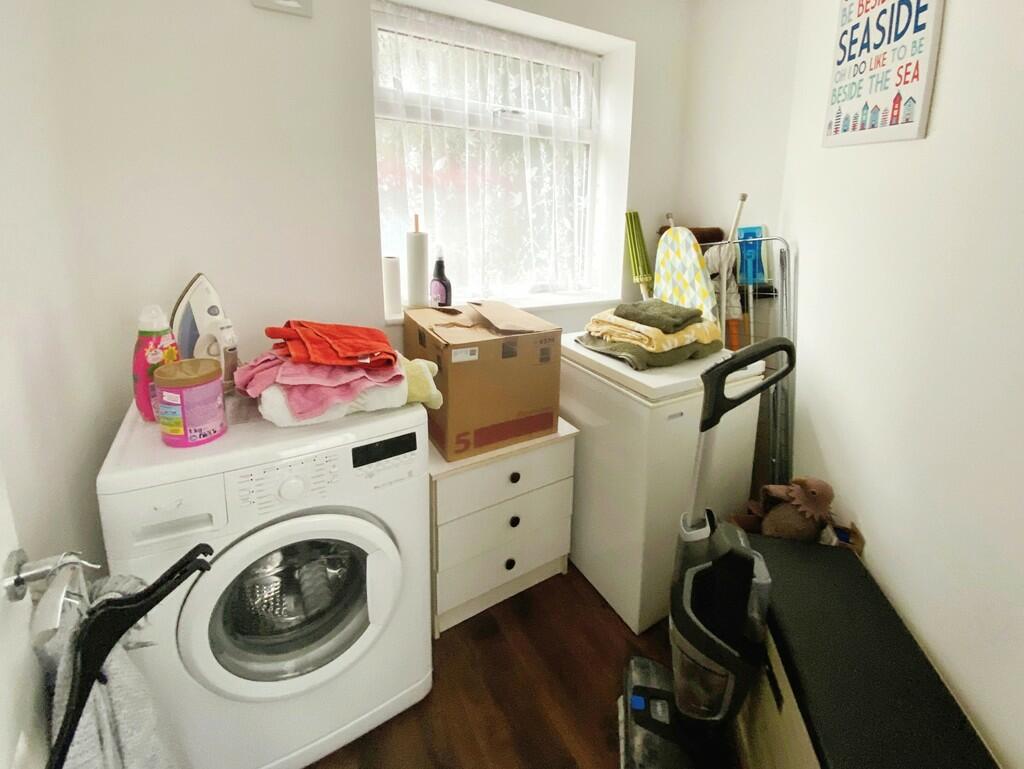 3 bed End of Terrace