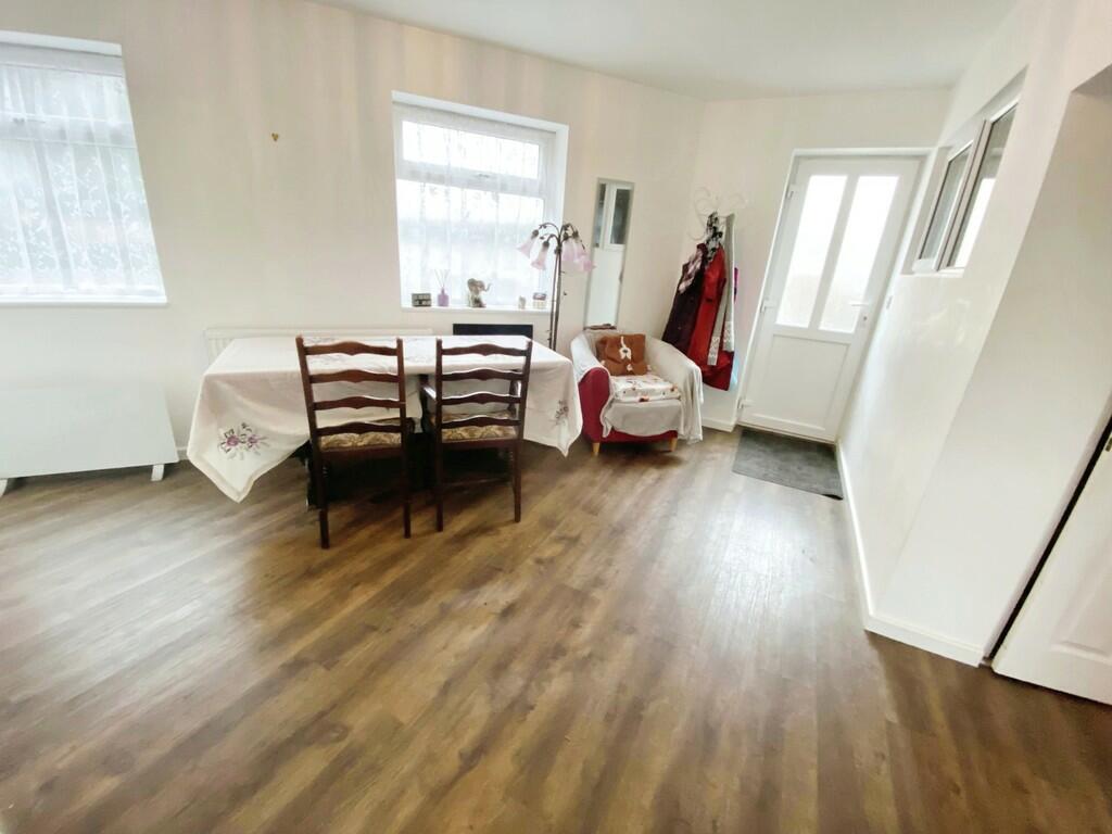 3 bed End of Terrace