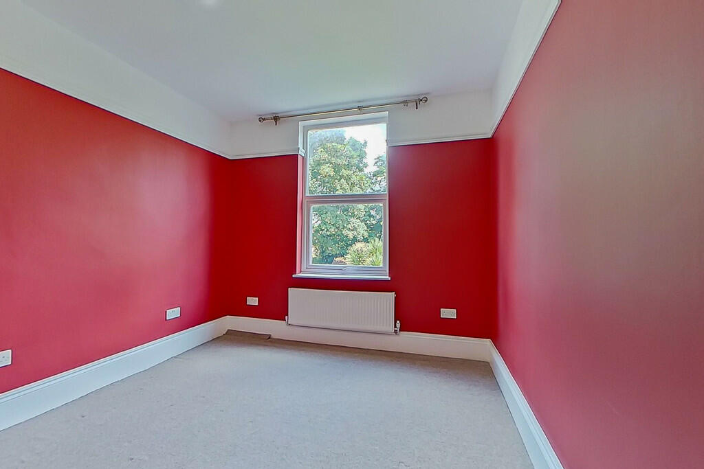 4 bed Semi-Detached