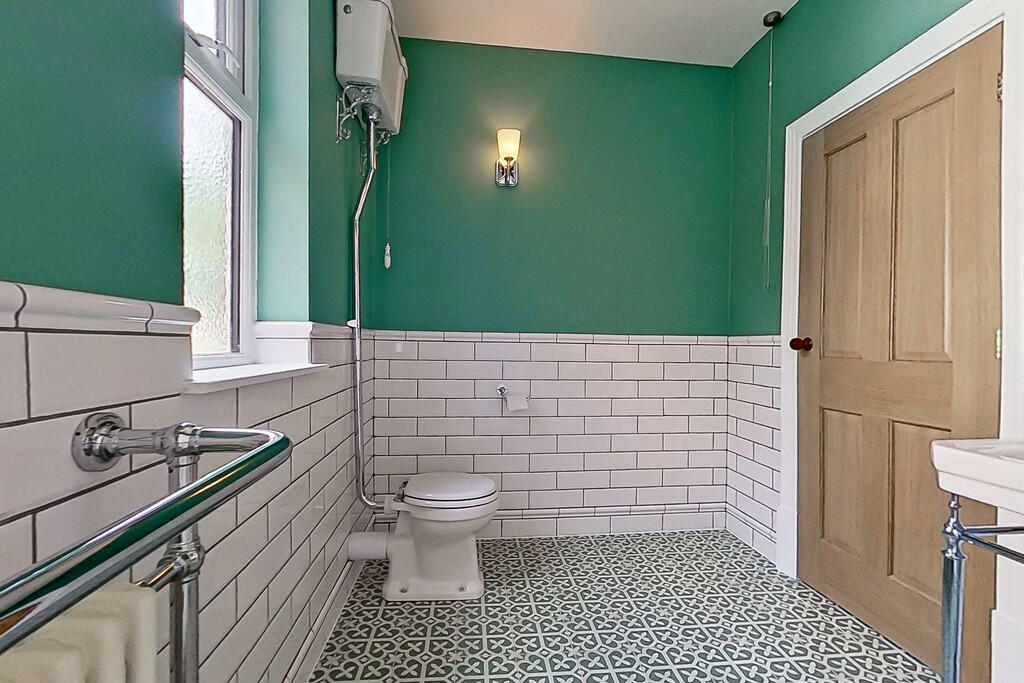 4 bed Semi-Detached