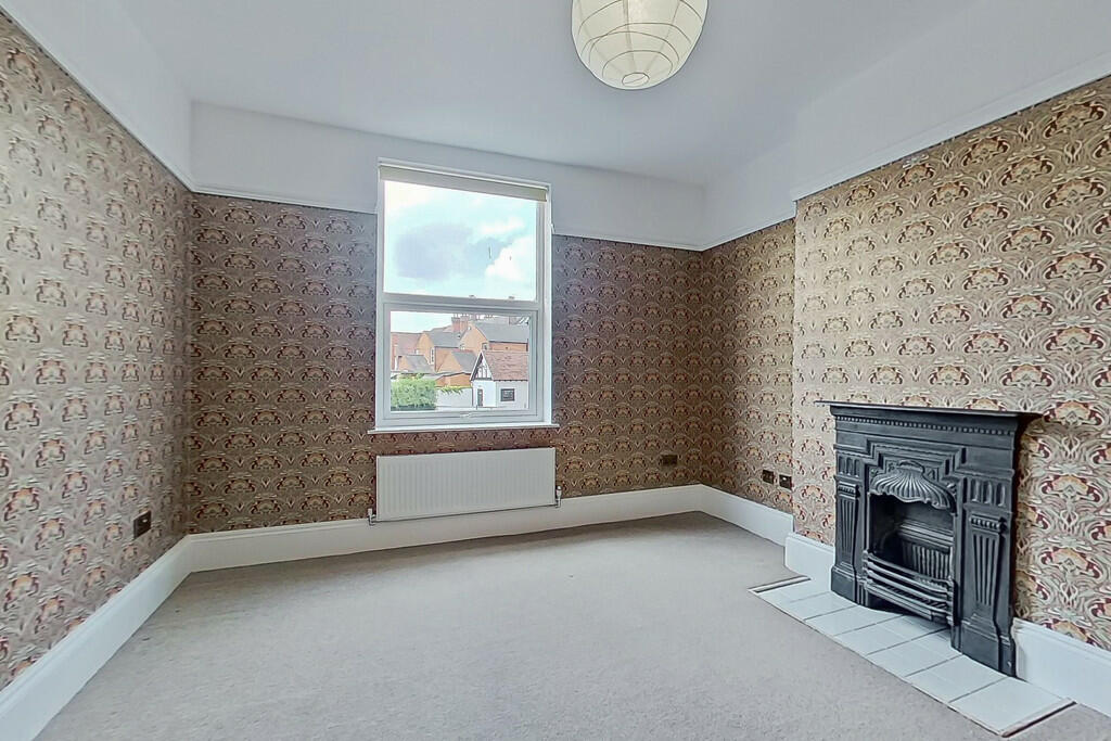 4 bed Semi-Detached