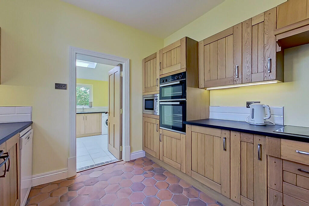 4 bed Semi-Detached