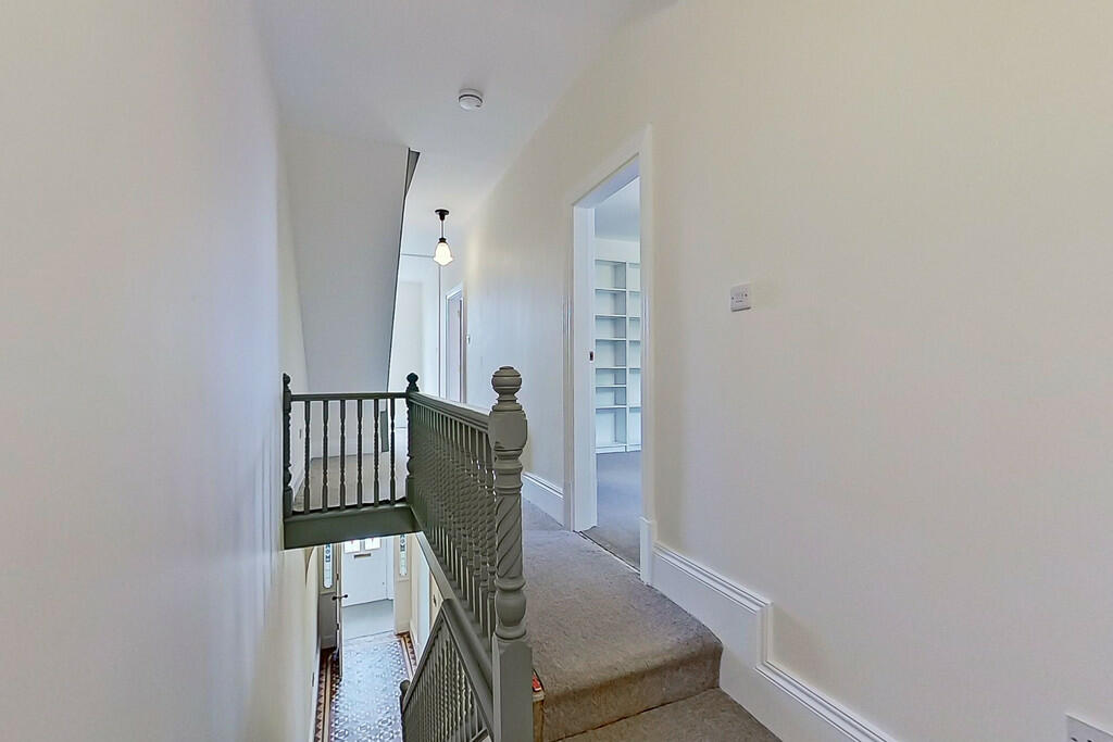 4 bed Semi-Detached