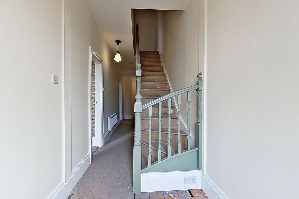 4 bed Semi-Detached