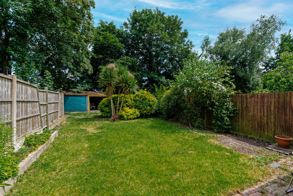 4 bed Semi-Detached
