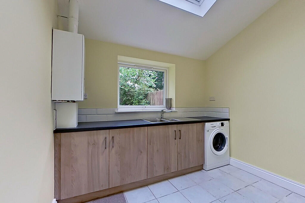 4 bed Semi-Detached