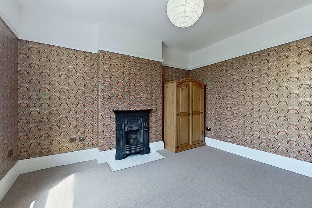 4 bed Semi-Detached
