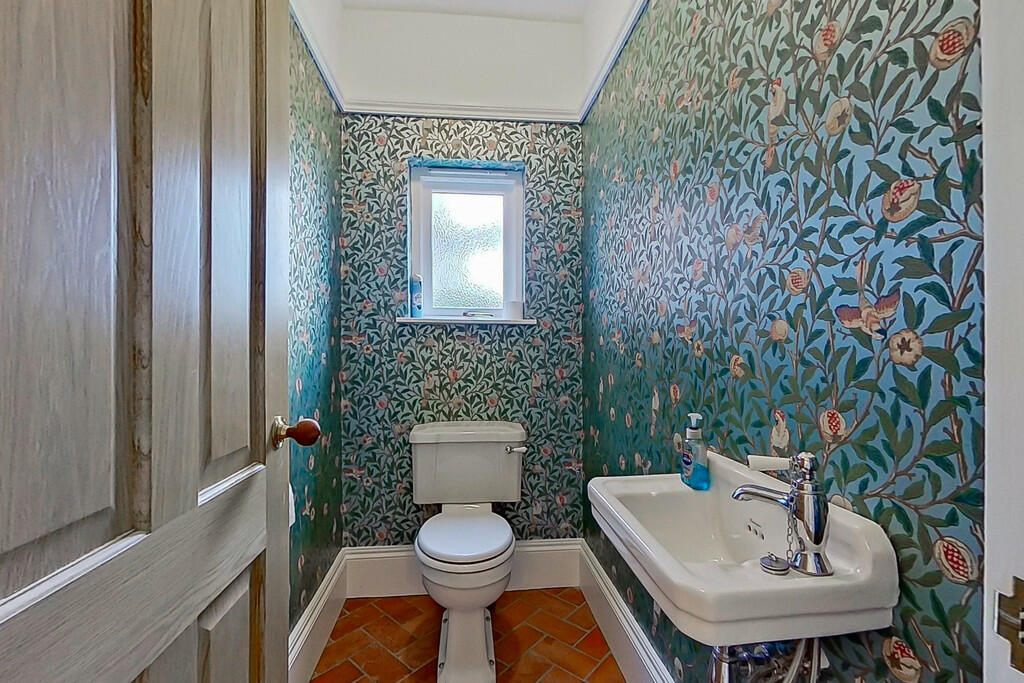 4 bed Semi-Detached