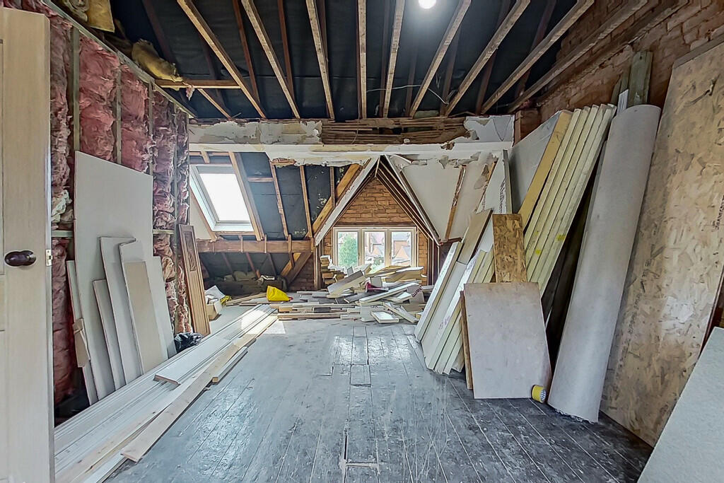 4 bed Semi-Detached