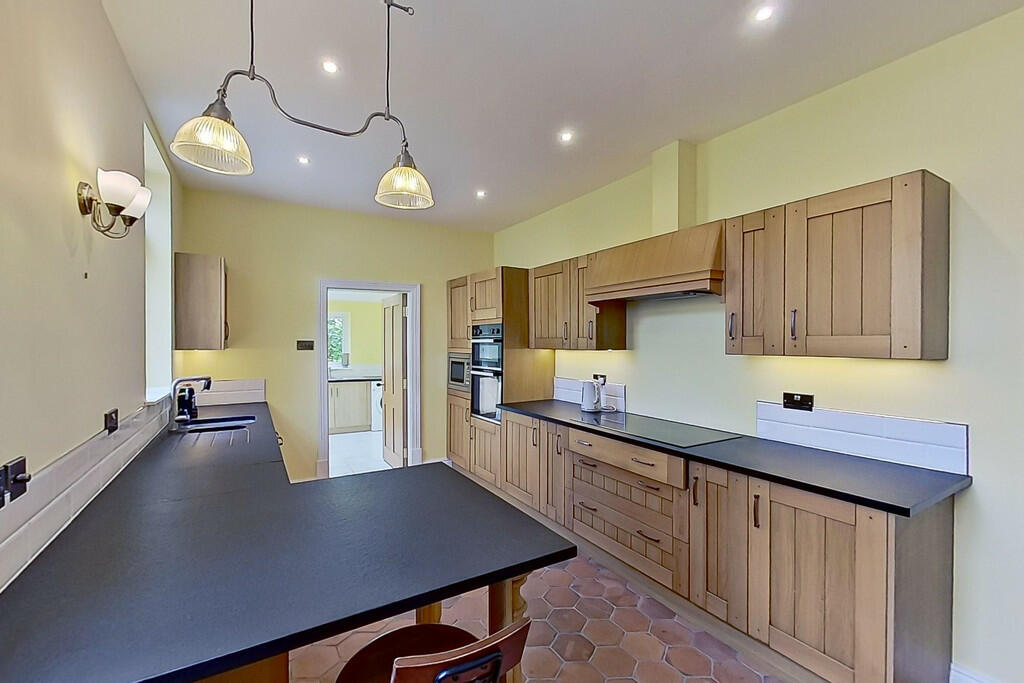4 bed Semi-Detached