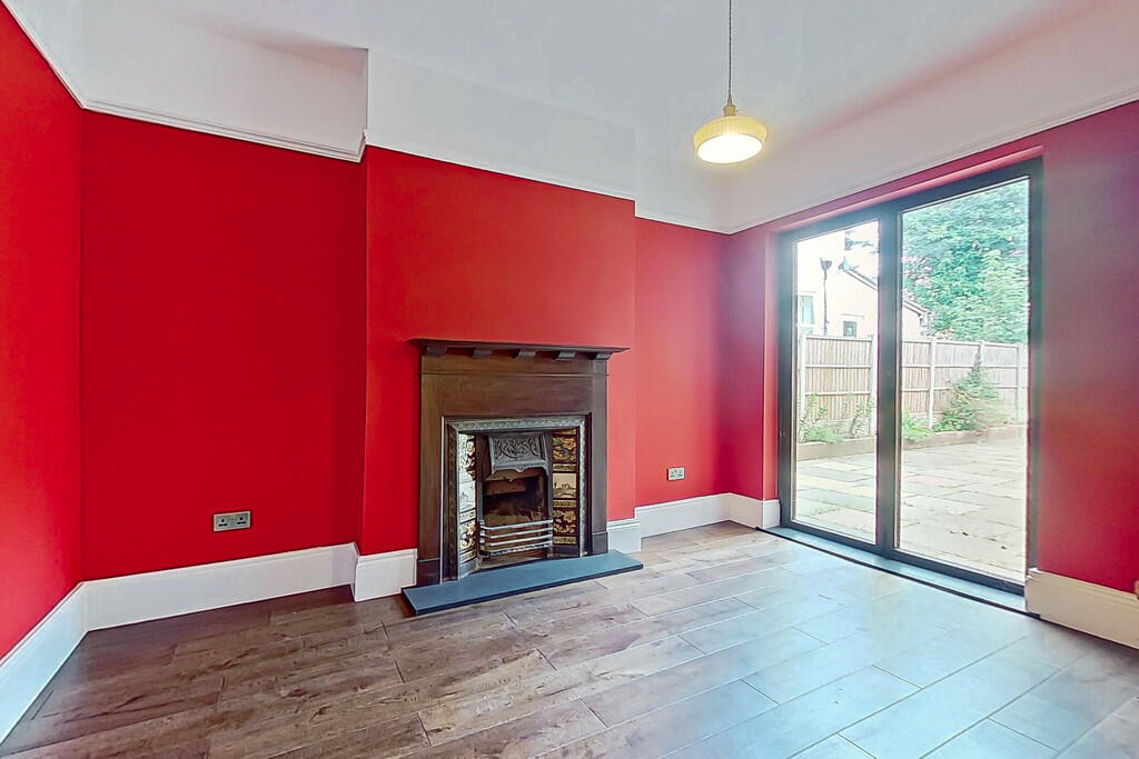 4 bed Semi-Detached