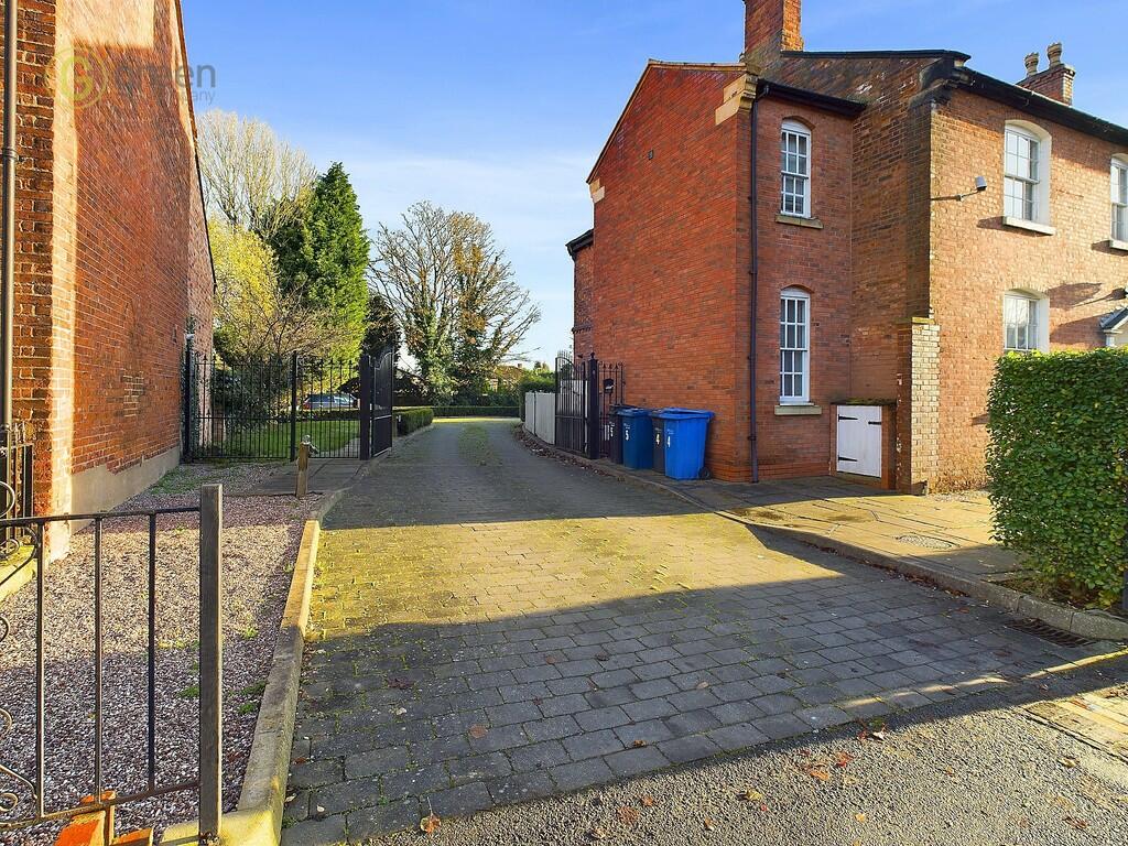 2 bed Apartment