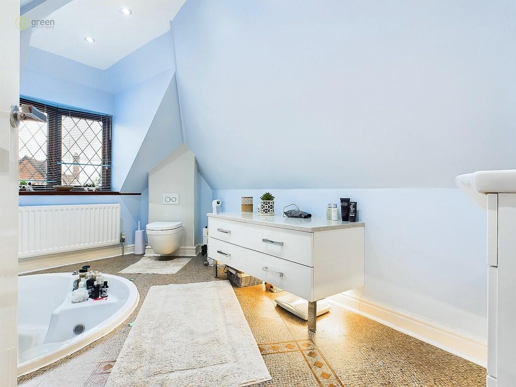 4 bed Bungalow