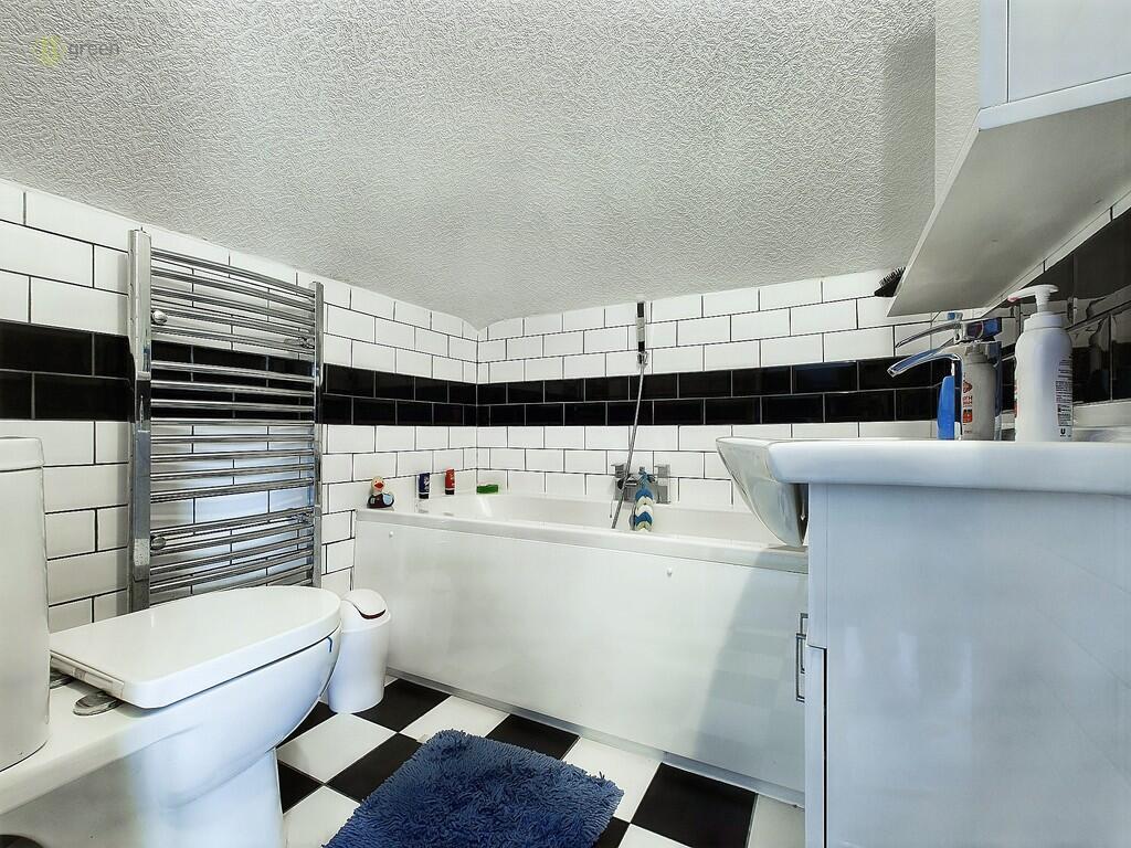 4 bed Bungalow