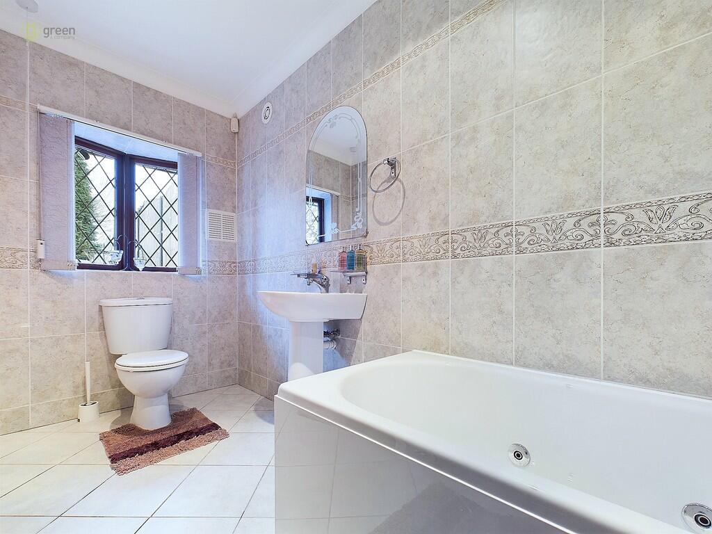4 bed Bungalow