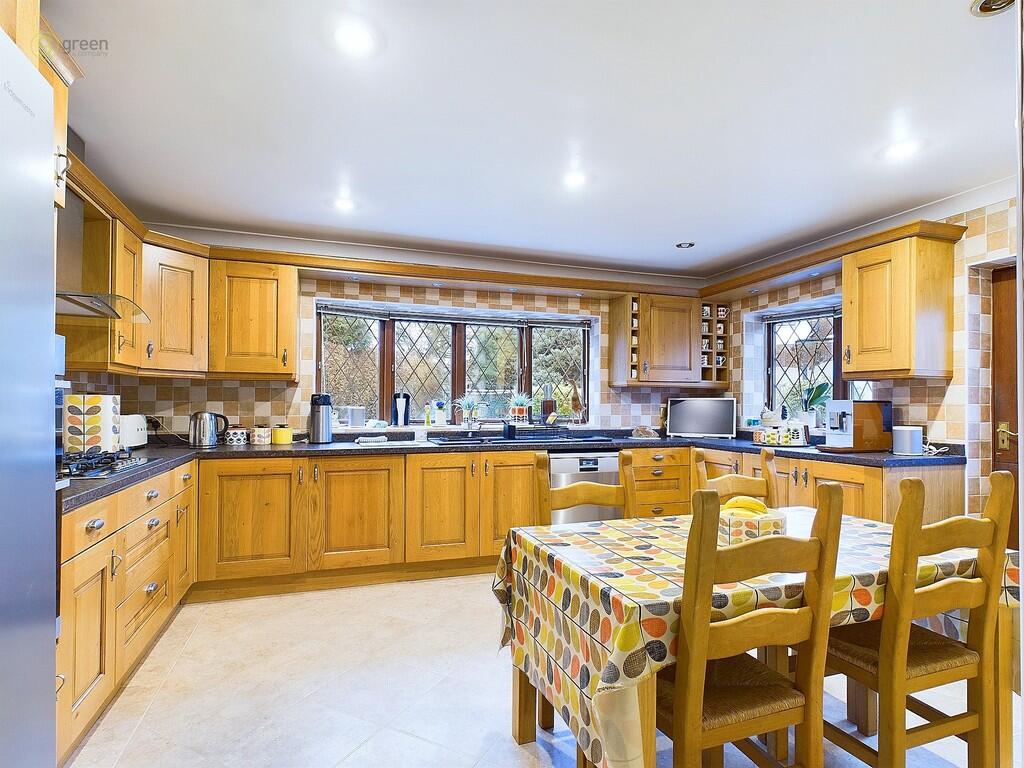 4 bed Bungalow