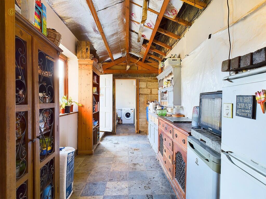 3 bed End of Terrace