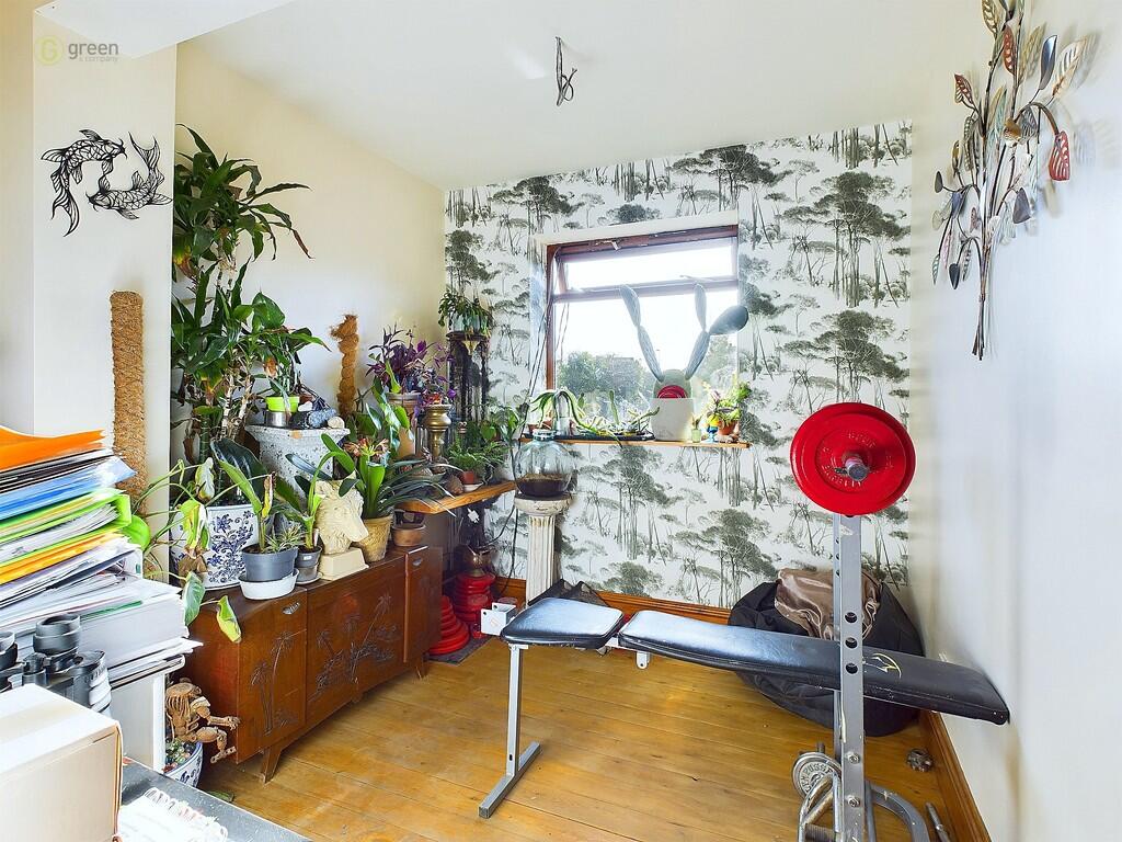 3 bed End of Terrace