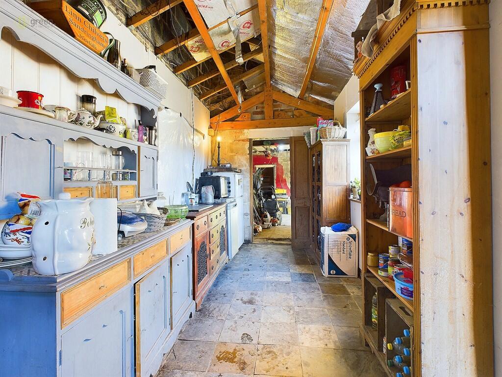 3 bed End of Terrace