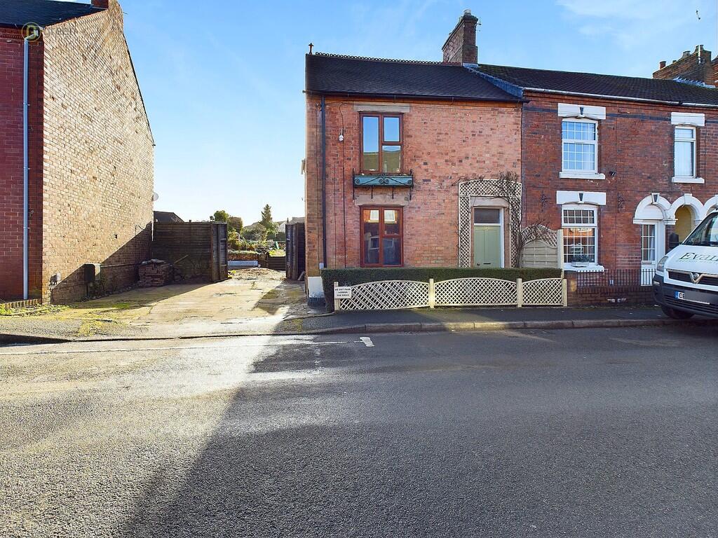 3 bed End of Terrace