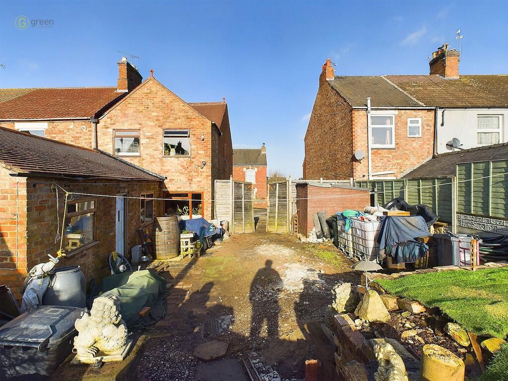 3 bed End of Terrace