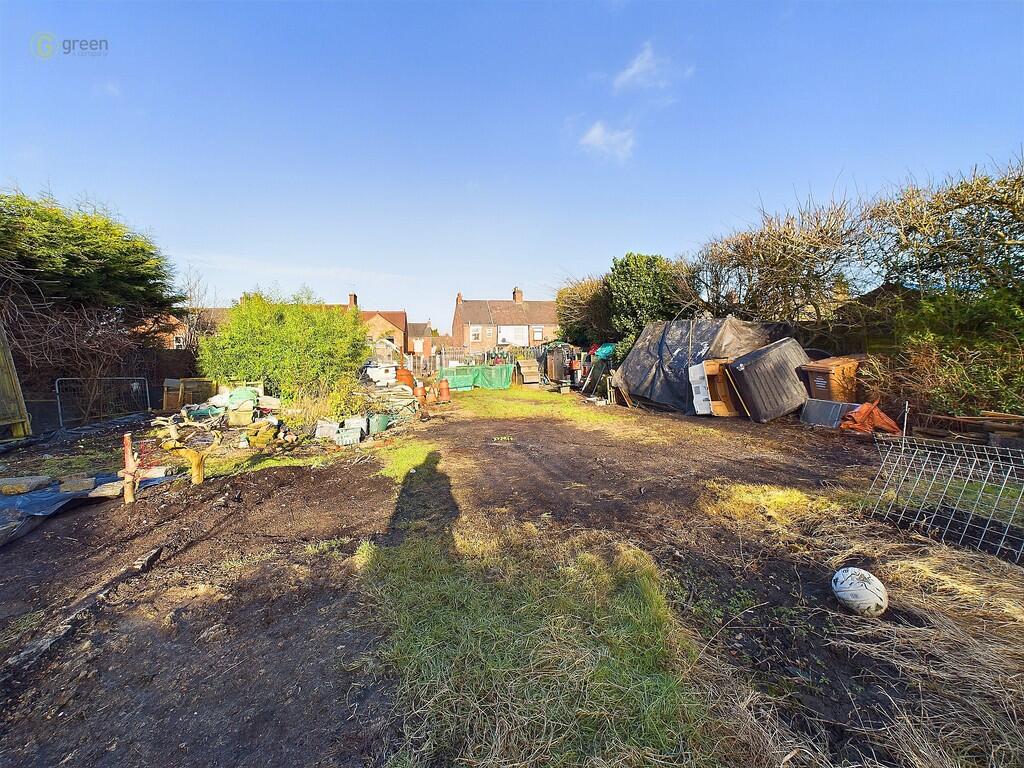 3 bed End of Terrace